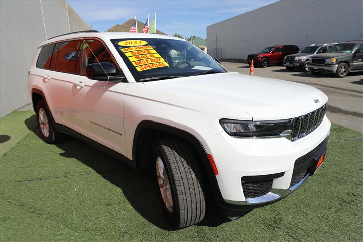 $30999 : 2023 JEEP GRAND CHEROKEE LARE image 3