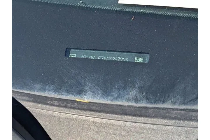 Chevrolet Silverado 2500HD 2 image 6