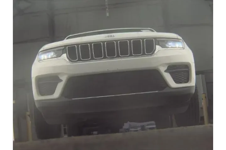 $27993 : Jeep Grand Cherokee 2023 4x4 image 3