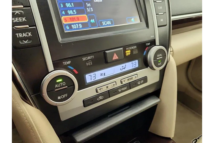 $16998 : Toyota Camry 2014 XLE 4dr Se image 10