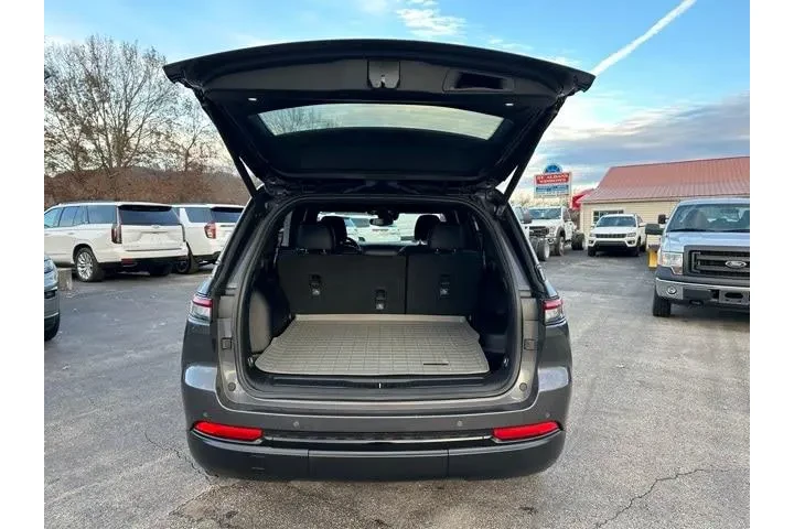 $29977 : Jeep Grand Cherokee 2023 4x4 image 10