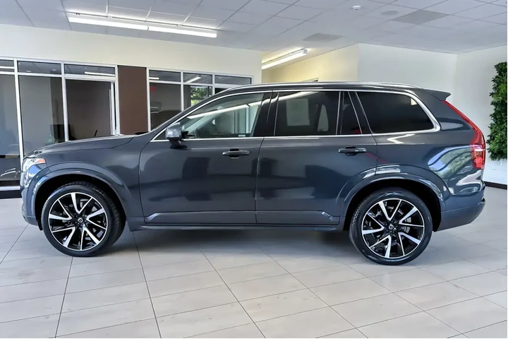 $32402 : Volvo XC90 2022 AWD T6 Momen image 6