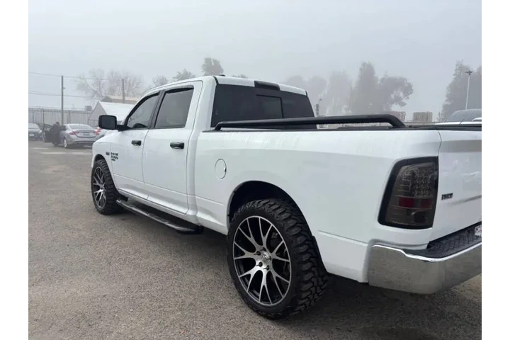 $26599 : 2019 RAM 1500 Classic SLT image 7