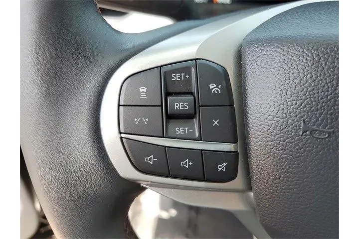 $39388 : Ford Explorer 2025 Active 4d image 5