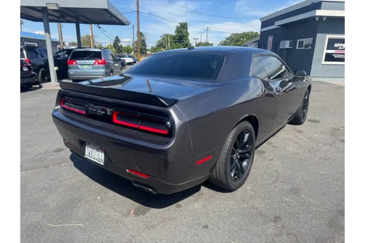 $13498 : 2017 Challenger SXT image 8