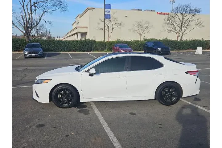 $20000 : Toyota Camry 2020 SE 4dr Sed image 5