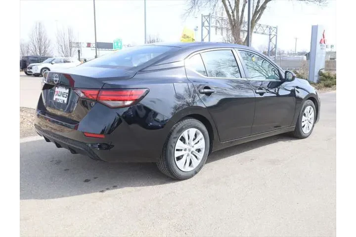 $17977 : Nissan Sentra 2025 S 4dr Sed image 10
