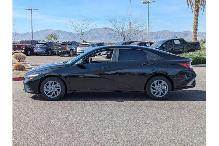 $19990 : Hyundai ELANTRA 2024 SEL 4dr image 7