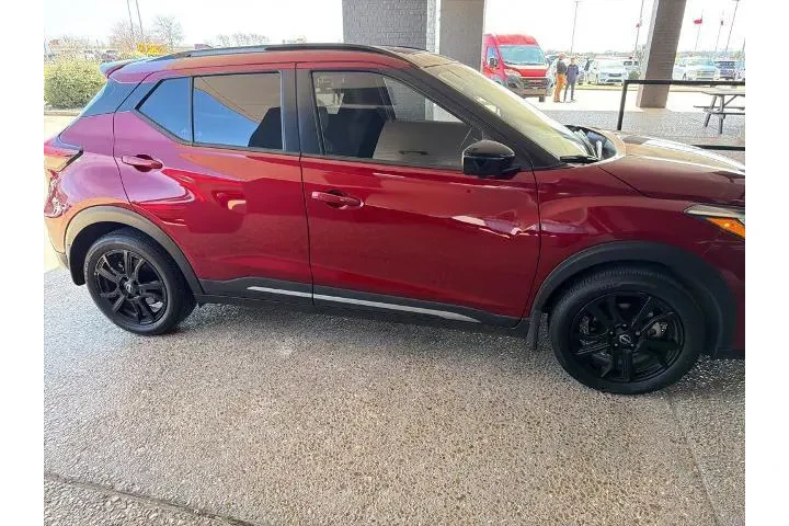 $17982 : Nissan Kicks 2024 SR 4dr Cro image 4