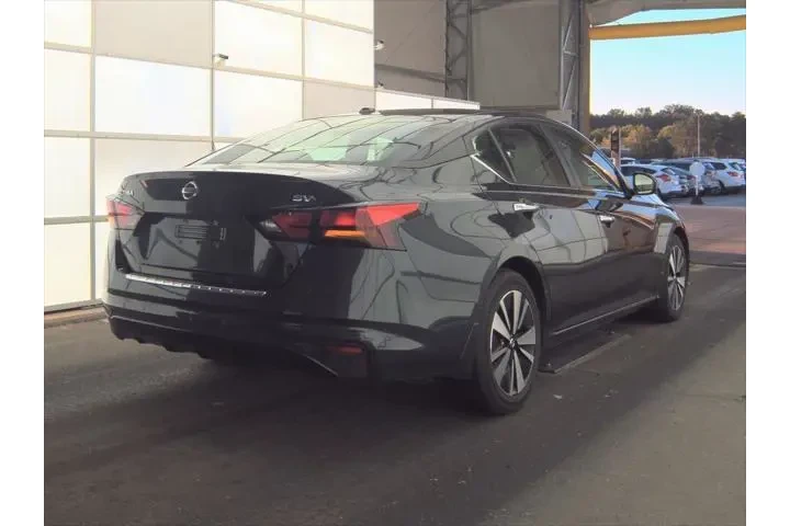 $20266 : Nissan Altima 2022 2.5 SV 4d image 4