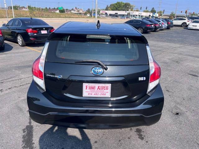 $13995 : 2017 Prius c Three image 6