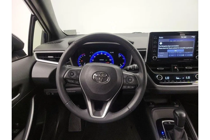 $23998 : Toyota Corolla Hatchback 202 image 10