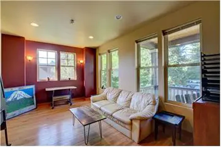 $1150 : Rental property with 1 bedro image 5