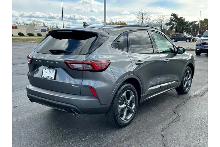 $25900 : Ford Escape 2023 AWD ST-Line image 3