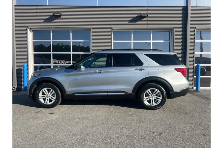 $29999 : Ford Explorer 2022 XLT 4dr S image 2