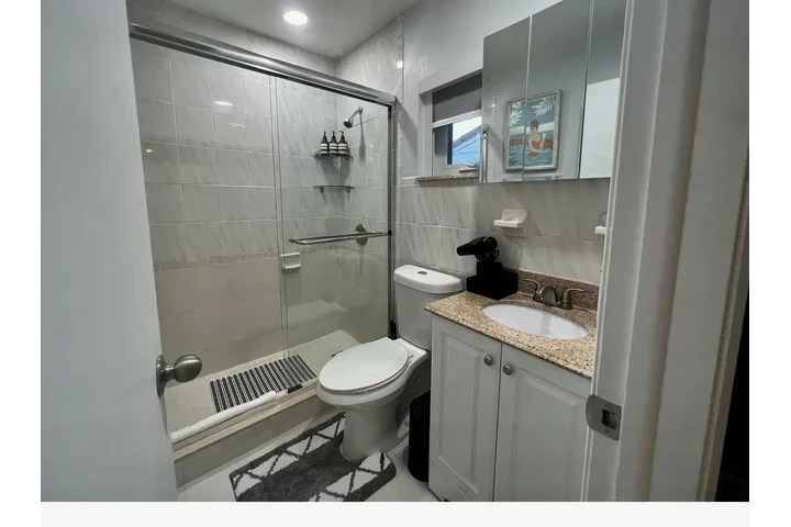 $1900 : Coral Gables cerca apto 1/1 . image 3