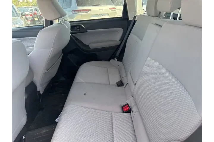 $16899 : Subaru Forester 2017 AWD 2.5 image 8