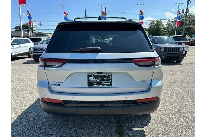$35994 : Jeep Grand Cherokee 2023 4x4 image 4