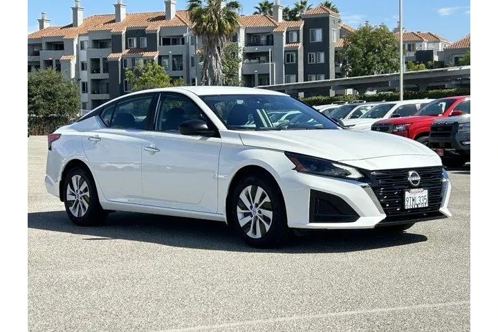 $22720 : Nissan Altima 2025 2.5 S 4dr image 5