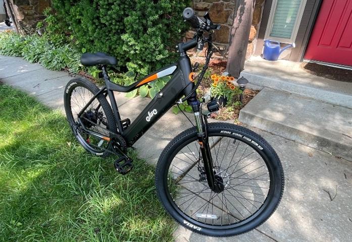 E-BIKES image 6