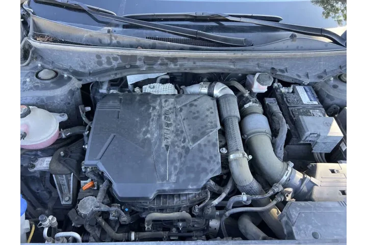 2022 Santa Cruz SEL Premium image 10