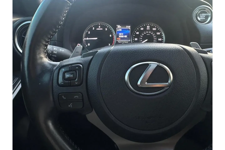 2022 IS 300 RWD image 10