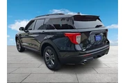 $34997 : Ford Explorer 2023 AWD XLT 4 thumbnail