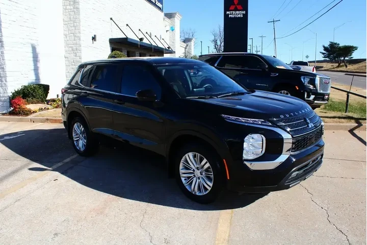 $23157 : Mitsubishi Outlander 2024 ES image 5