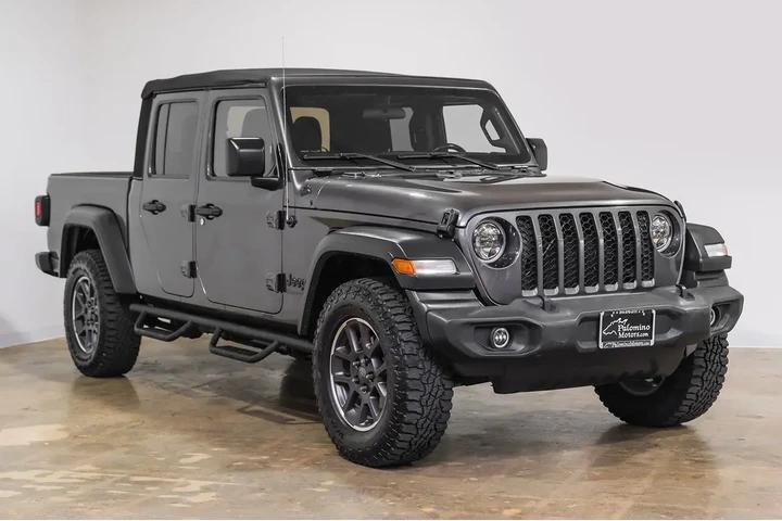 $21990 : 2020 Gladiator Sport S image 7