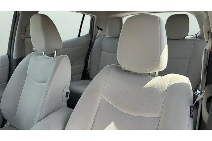 $6987 : Nissan LEAF 2011 SV 4dr Hatc image 10