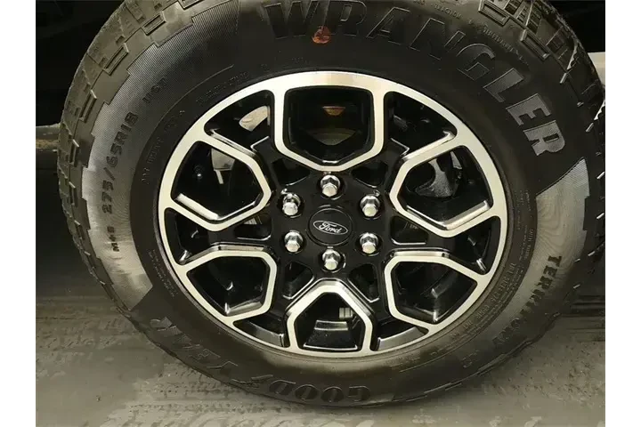 $39196 : Ford F-150 2022 4x4 XL 4dr S image 9