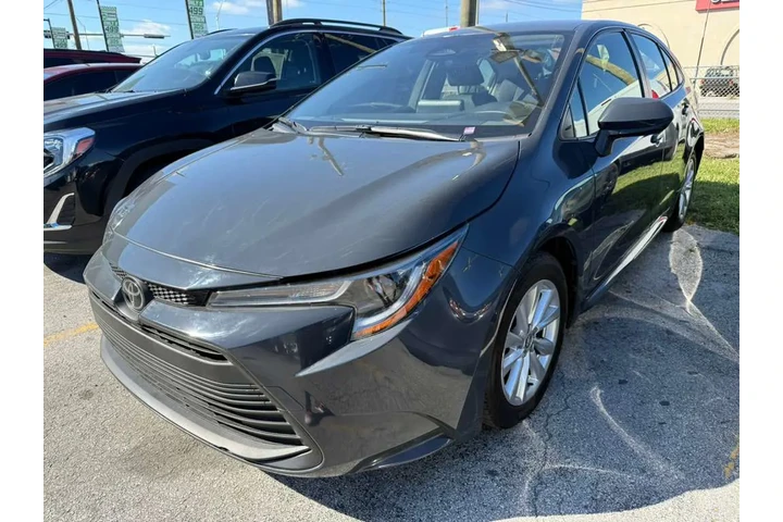 $19000 : Toyota Corolla LE image 5