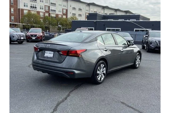 $20350 : Nissan Altima 2025 2.5 S 4dr image 4