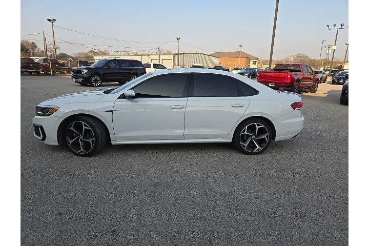 $16983 : Volkswagen Passat 2020 R-Lin image 2