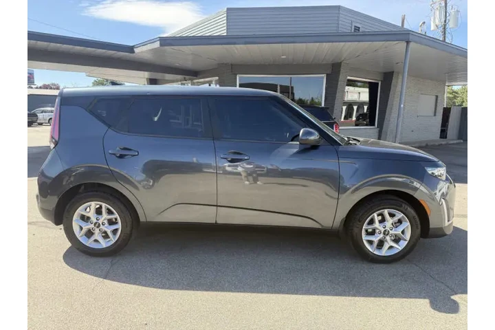 $14450 : 2023 Soul LX image 9