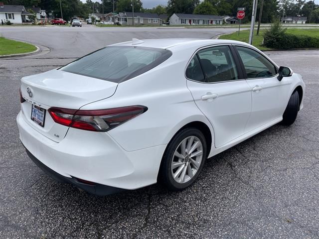 $23990 : PRE-OWNED 2022 TOYOTA CAMRY LE image 6