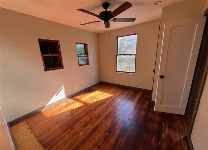 $2350 : 3Bed Home In Boyle Heights LA image 7