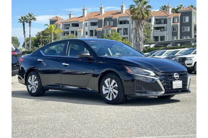 $22350 : Nissan Altima 2025 2.5 S 4dr image 5