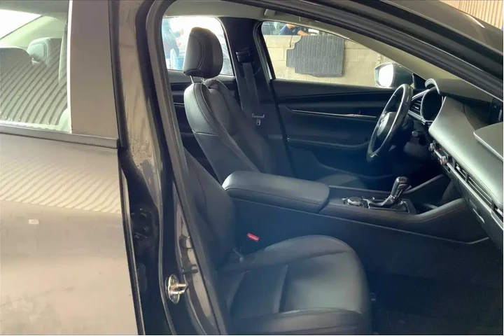 $19688 : Mazda Mazda3 Sedan 2023 2.5 image 8