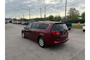 $6980 : 2017 Pacifica Touring FWD thumbnail