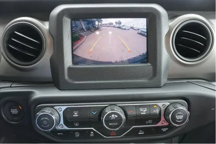 $31988 : Jeep Wrangler Unlimited 2022 image 9