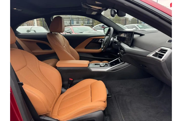 2025 BMW 2-Series 230i Coupe image 4