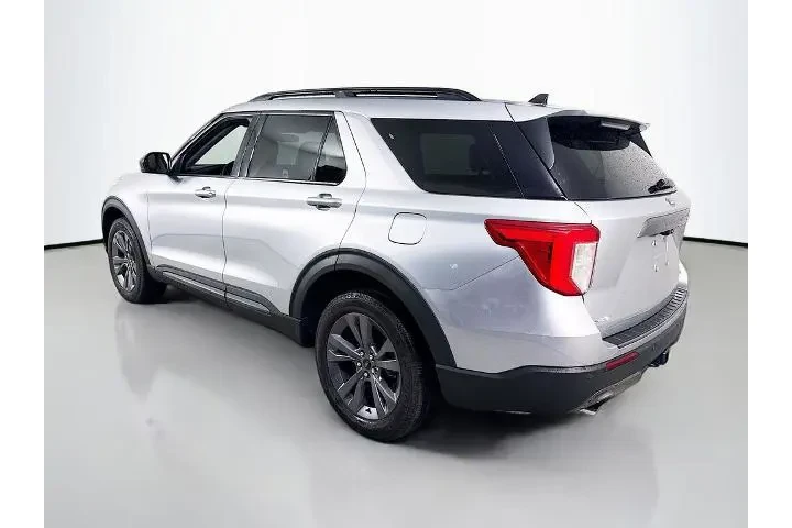 $37900 : Ford Explorer 2023 AWD XLT 4 image 5