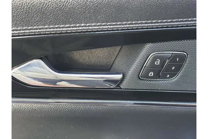 $37990 : Lincoln Nautilus 2023 AWD Re image 8