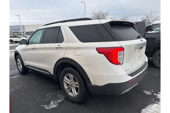 $33449 : Ford Explorer 2023 AWD XLT 4 image 6