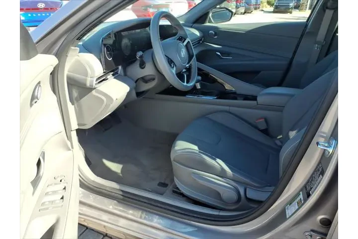 $27265 : Hyundai ELANTRA 2025 SEL Con image 6