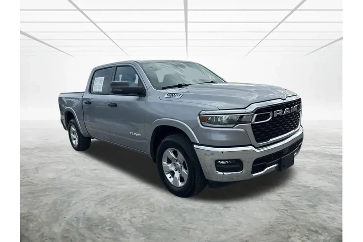 $33339 : Ram 1500 2025 4x4 Big Horn 4 image 2