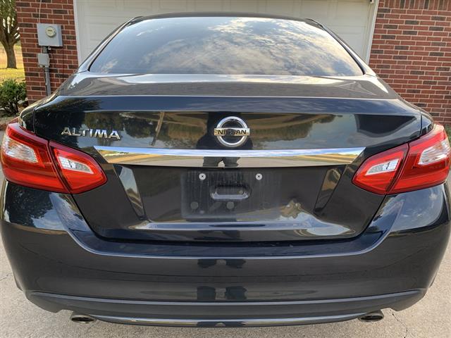 $7000 : 2017 Nissan Altima S image 3