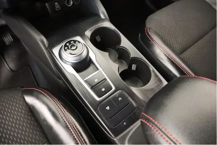 $25026 : Ford Escape 2025 ST-Line 4dr image 7