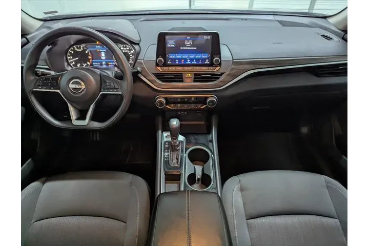 $23691 : Nissan Altima 2024 2.5 SV 4d image 6